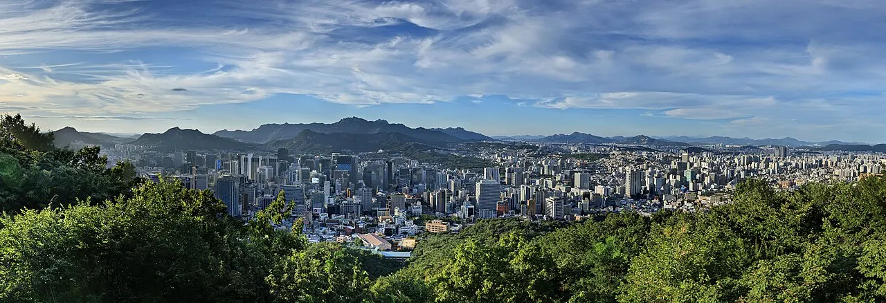 남산에서 바라본 서울 도심 전경 — 2026년 자료사진